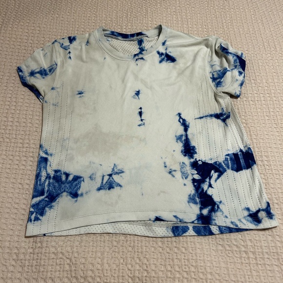 Lululemon Athletica Blue and White Short Sleeve Tee - Picture 1 of 3